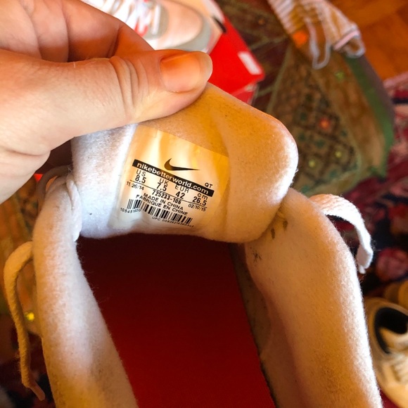 Nike Air Maxes - Picture 5 of 5